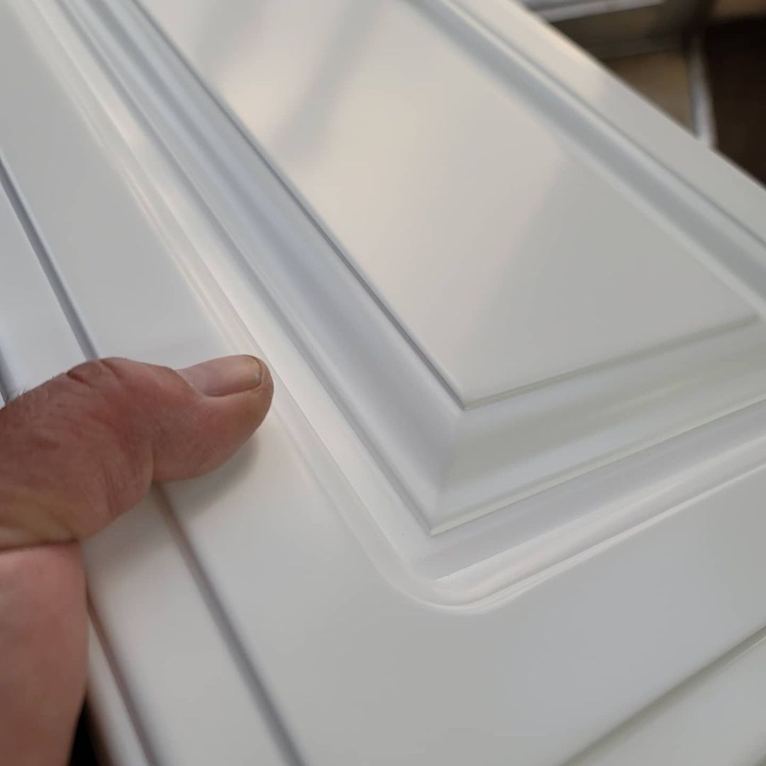 درب کابینت . رنگ پلی اورتان